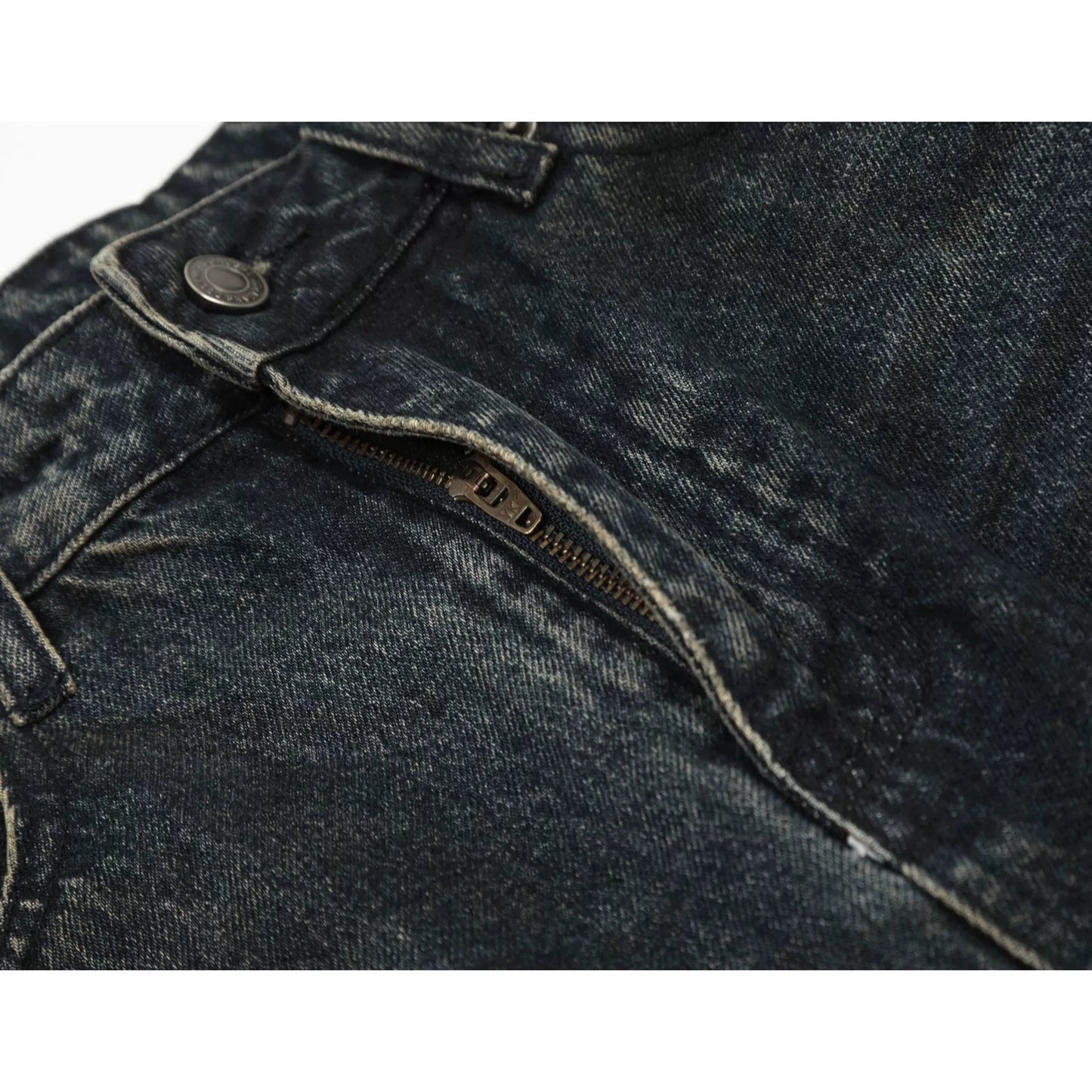 Fashion sports loose shorts